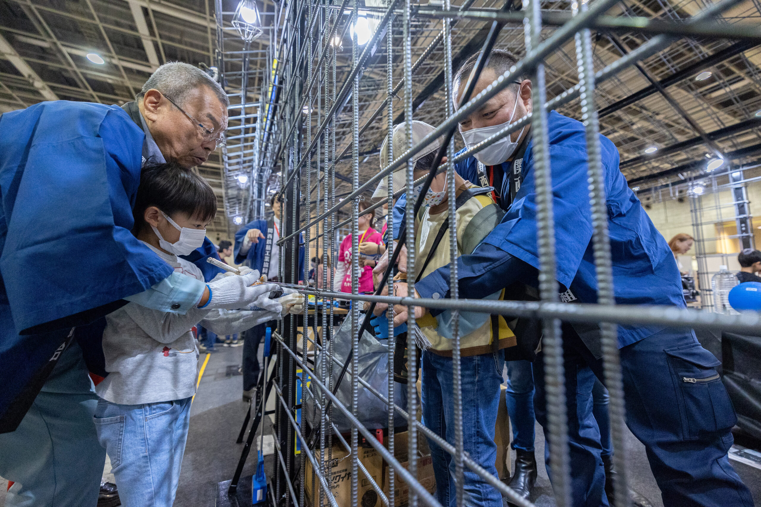 鉄筋 職人 結束