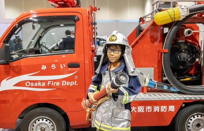 消防車　消防士