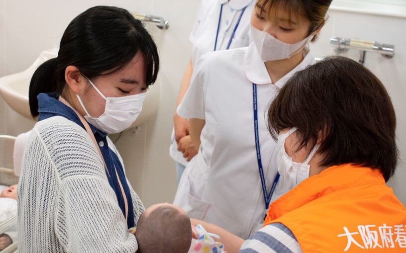 看護師　赤ちゃん　