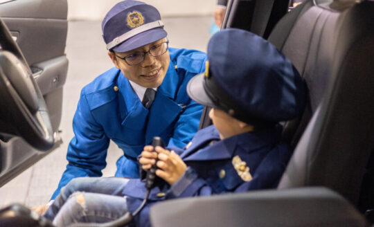警察　警察官　パトカー