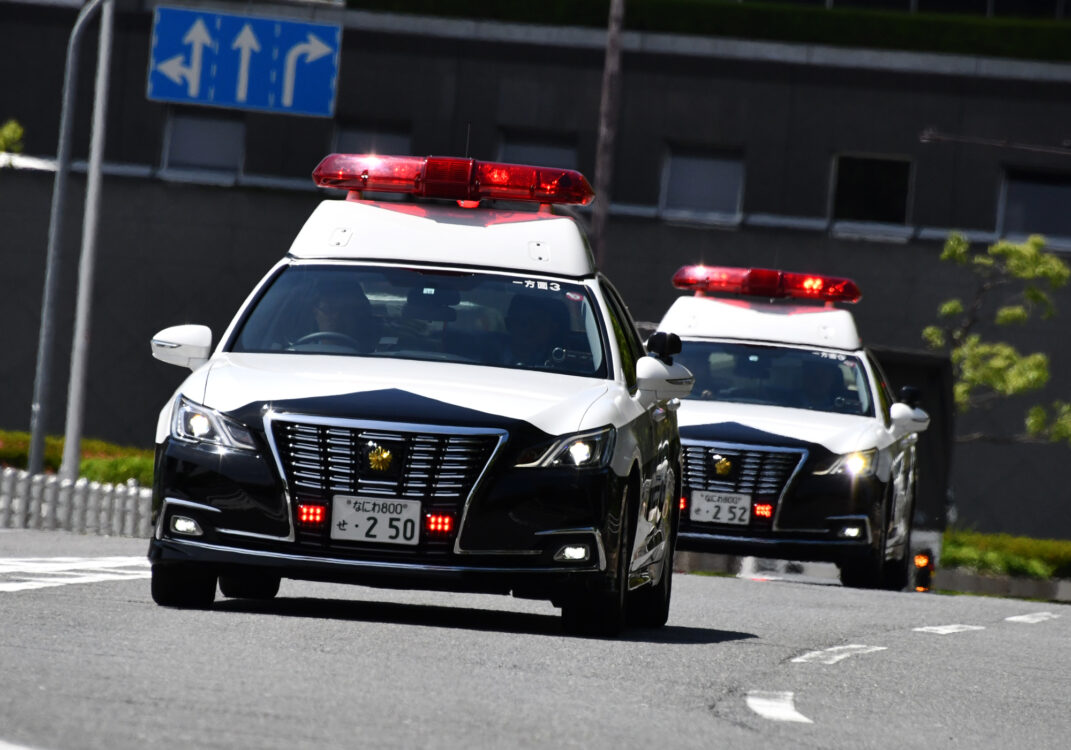 パトカー　警察　警察官